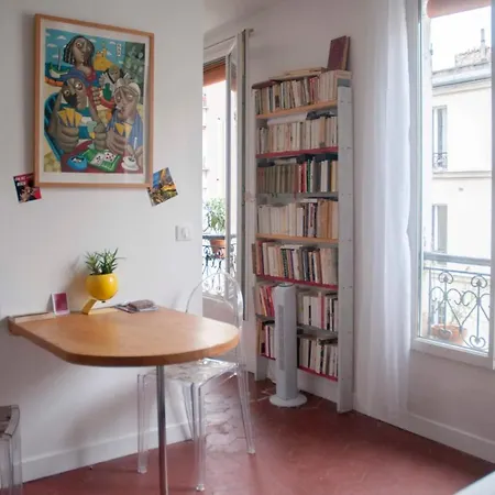 Charming Bright Apartment With Nice Deco In Paris Apartment